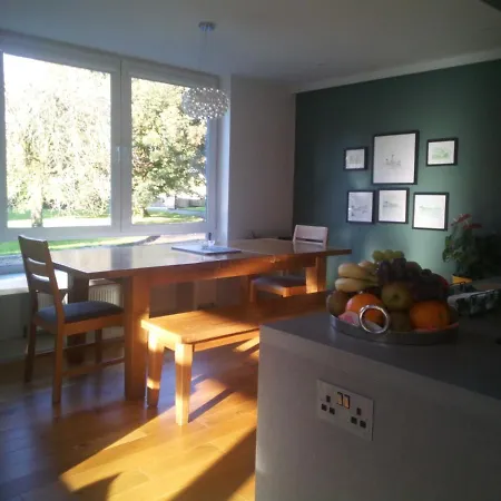 Spacious Contemporary Chalet Type Apartment. Apartment