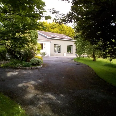 Spacious Contemporary Chalet Type Apartment. Apartment Galway