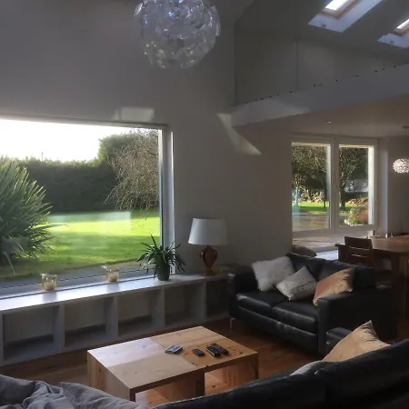 Spacious Contemporary Chalet Type Apartment.
